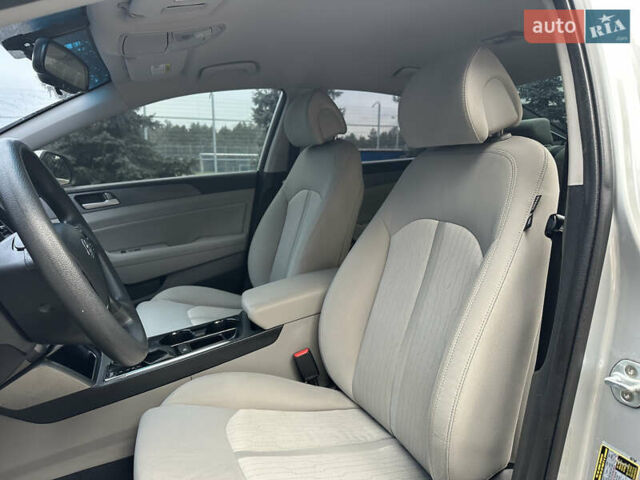 Сірий Хендай Соната, об'ємом двигуна 2 л та пробігом 140 тис. км за 14300 $, фото 26 на Automoto.ua