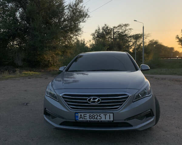 Серый Хендай Соната, объемом двигателя 2 л и пробегом 154 тыс. км за 11200 $, фото 1 на Automoto.ua