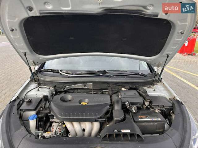 Серый Хендай Соната, объемом двигателя 2 л и пробегом 165 тыс. км за 12900 $, фото 50 на Automoto.ua