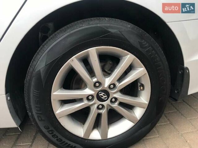 Сірий Хендай Соната, об'ємом двигуна 2 л та пробігом 383 тис. км за 10390 $, фото 3 на Automoto.ua