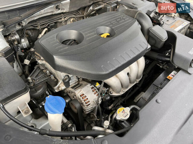 Серый Хендай Соната, объемом двигателя 2 л и пробегом 165 тыс. км за 12900 $, фото 51 на Automoto.ua