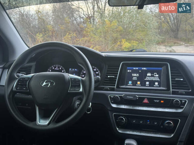 Серый Хендай Соната, объемом двигателя 2.36 л и пробегом 122 тыс. км за 11300 $, фото 21 на Automoto.ua
