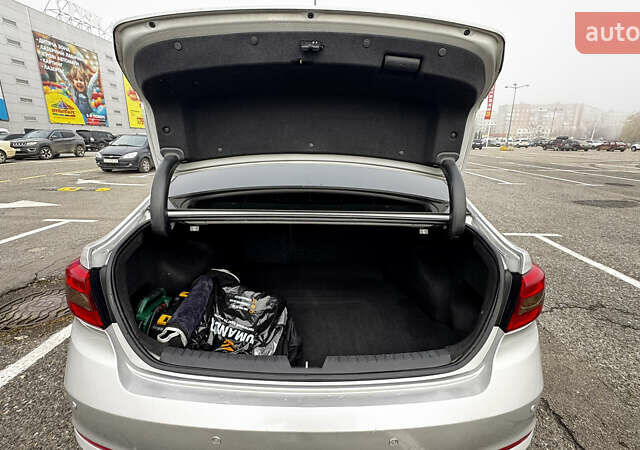 Серый Хендай Соната, объемом двигателя 2.36 л и пробегом 187 тыс. км за 9500 $, фото 24 на Automoto.ua