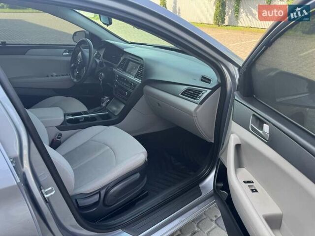 Серый Хендай Соната, объемом двигателя 2.36 л и пробегом 89 тыс. км за 14200 $, фото 9 на Automoto.ua