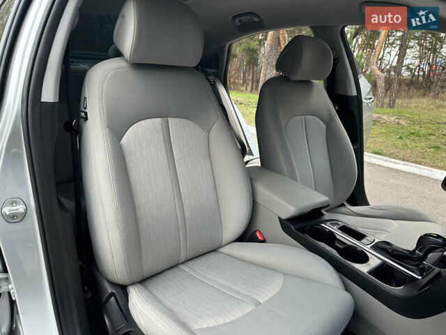 Сірий Хендай Соната, об'ємом двигуна 2 л та пробігом 140 тис. км за 14300 $, фото 43 на Automoto.ua