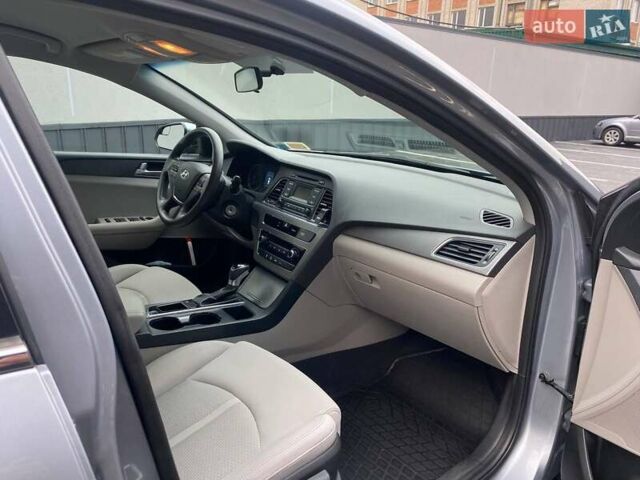 Серый Хендай Соната, объемом двигателя 2.36 л и пробегом 177 тыс. км за 10950 $, фото 17 на Automoto.ua