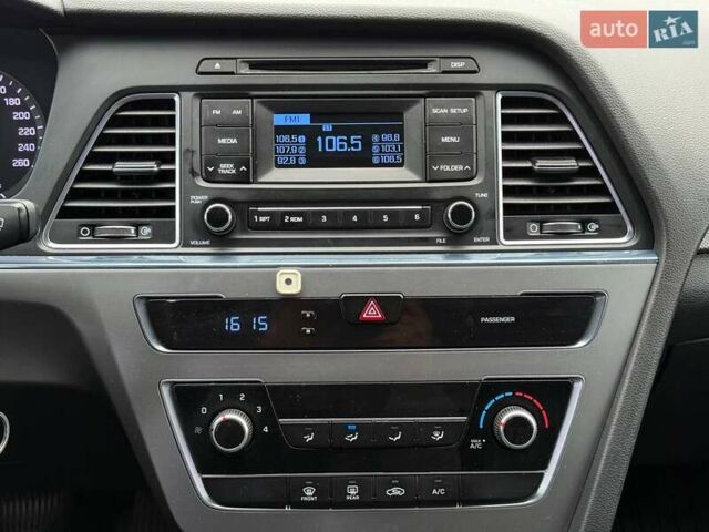 Серый Хендай Соната, объемом двигателя 2 л и пробегом 360 тыс. км за 8399 $, фото 8 на Automoto.ua