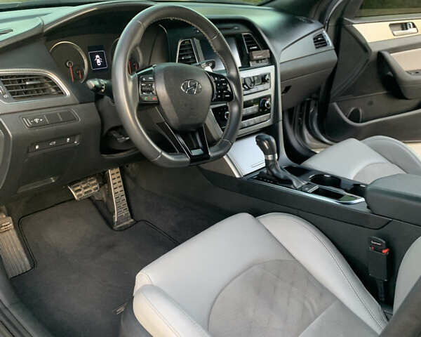 Серый Хендай Соната, объемом двигателя 2 л и пробегом 154 тыс. км за 11200 $, фото 22 на Automoto.ua