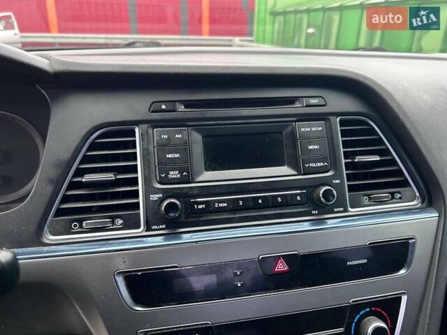 Серый Хендай Соната, объемом двигателя 2 л и пробегом 328 тыс. км за 7290 $, фото 20 на Automoto.ua