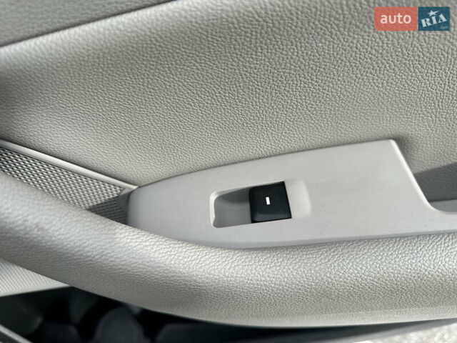 Серый Хендай Соната, объемом двигателя 2 л и пробегом 86 тыс. км за 14999 $, фото 29 на Automoto.ua