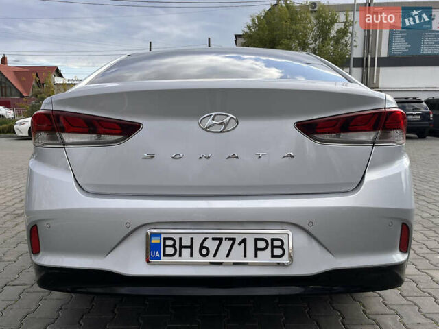 Серый Хендай Соната, объемом двигателя 2 л и пробегом 165 тыс. км за 12900 $, фото 26 на Automoto.ua