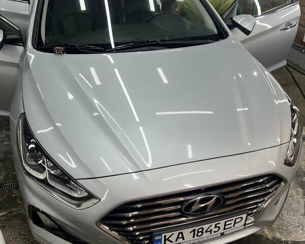 Сірий Хендай Соната, об'ємом двигуна 2 л та пробігом 170 тис. км за 15000 $, фото 11 на Automoto.ua