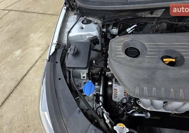 Сірий Хендай Соната, об'ємом двигуна 2 л та пробігом 384 тис. км за 10990 $, фото 10 на Automoto.ua