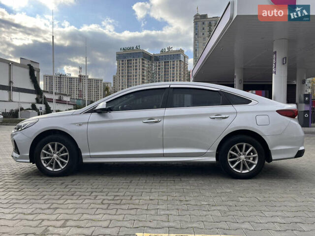 Серый Хендай Соната, объемом двигателя 2 л и пробегом 165 тыс. км за 12900 $, фото 22 на Automoto.ua