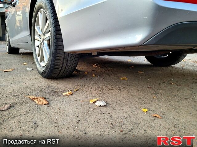 Сірий Хендай Соната, об'ємом двигуна 2.4 л та пробігом 185 тис. км за 8200 $, фото 8 на Automoto.ua