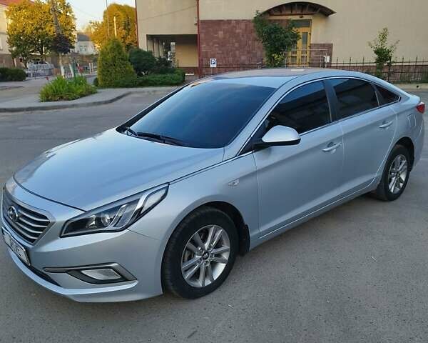 Серый Хендай Соната, объемом двигателя 2 л и пробегом 337 тыс. км за 10900 $, фото 9 на Automoto.ua