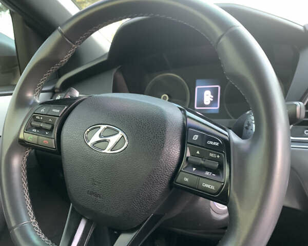 Серый Хендай Соната, объемом двигателя 2 л и пробегом 154 тыс. км за 11200 $, фото 23 на Automoto.ua