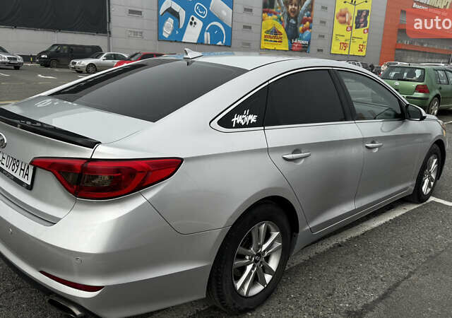 Серый Хендай Соната, объемом двигателя 2.36 л и пробегом 187 тыс. км за 9500 $, фото 7 на Automoto.ua