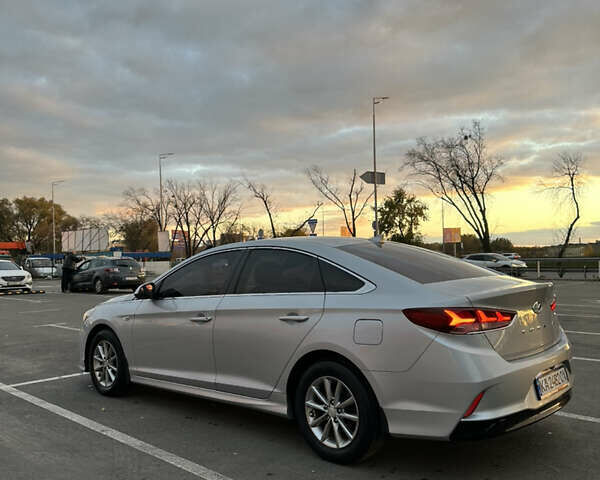 Хендай Соната 2017 в Киеве на Automoto.ua Серый Хендай Соната, объемом двигателя 2 л и пробегом 338 тыс. км за 12700 $, фото 14 на Automoto.ua