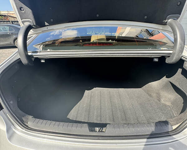 Серый Хендай Соната, объемом двигателя 2.36 л и пробегом 280 тыс. км за 10500 $, фото 22 на Automoto.ua