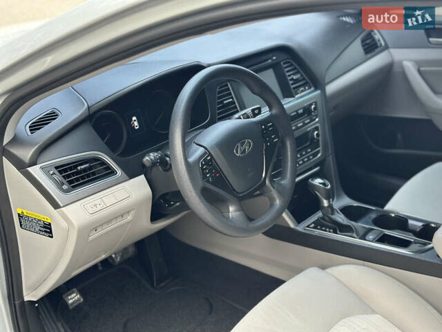 Сірий Хендай Соната, об'ємом двигуна 2 л та пробігом 140 тис. км за 14300 $, фото 27 на Automoto.ua