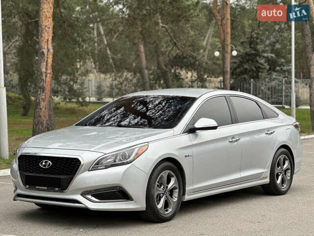Сірий Хендай Соната, об'ємом двигуна 2 л та пробігом 140 тис. км за 14300 $, фото 9 на Automoto.ua