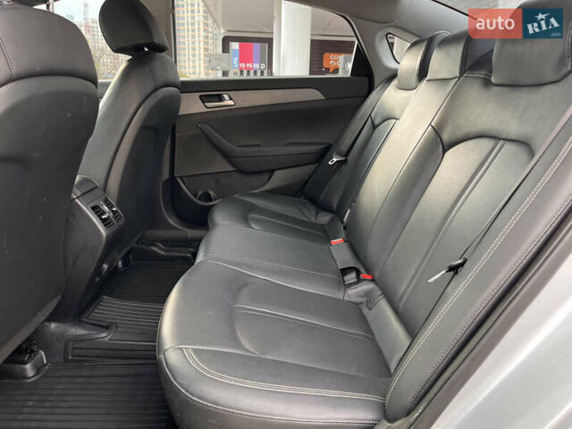 Серый Хендай Соната, объемом двигателя 2 л и пробегом 165 тыс. км за 12900 $, фото 46 на Automoto.ua