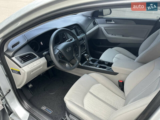 Сірий Хендай Соната, об'ємом двигуна 2 л та пробігом 140 тис. км за 14300 $, фото 23 на Automoto.ua