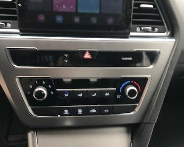 Сірий Хендай Соната, об'ємом двигуна 2 л та пробігом 383 тис. км за 10390 $, фото 4 на Automoto.ua