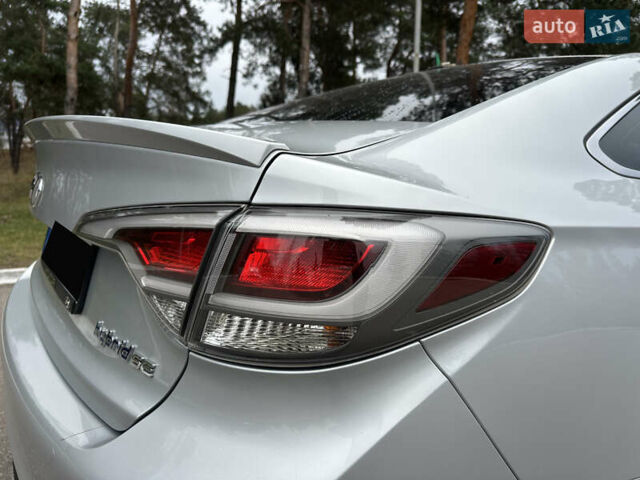 Сірий Хендай Соната, об'ємом двигуна 2 л та пробігом 140 тис. км за 14300 $, фото 20 на Automoto.ua