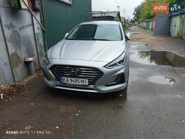 Сірий Хендай Соната, об'ємом двигуна 2 л та пробігом 26 тис. км за 14100 $, фото 2 на Automoto.ua