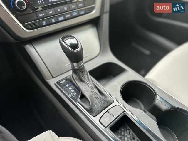 Серый Хендай Соната, объемом двигателя 2 л и пробегом 86 тыс. км за 14999 $, фото 19 на Automoto.ua