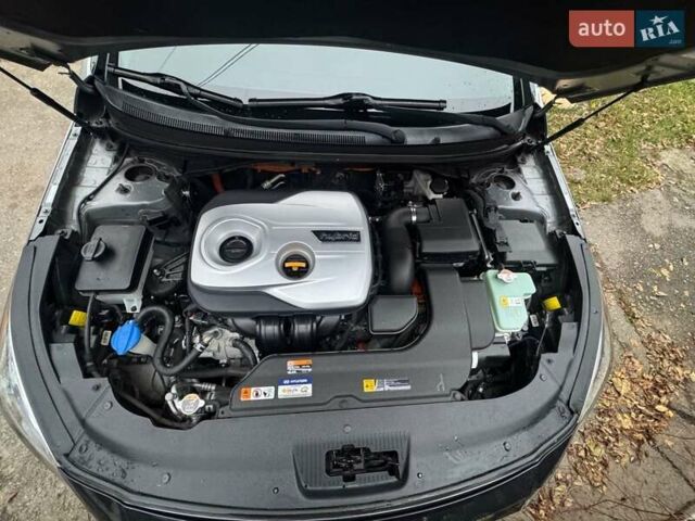 Серый Хендай Соната, объемом двигателя 2 л и пробегом 135 тыс. км за 14950 $, фото 17 на Automoto.ua