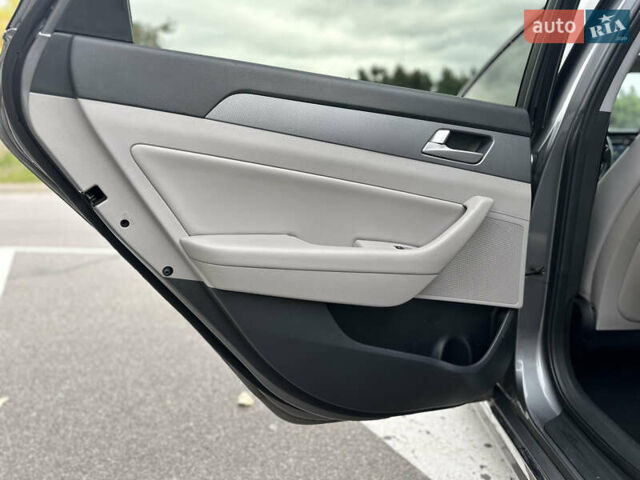 Серый Хендай Соната, объемом двигателя 2 л и пробегом 86 тыс. км за 14999 $, фото 23 на Automoto.ua