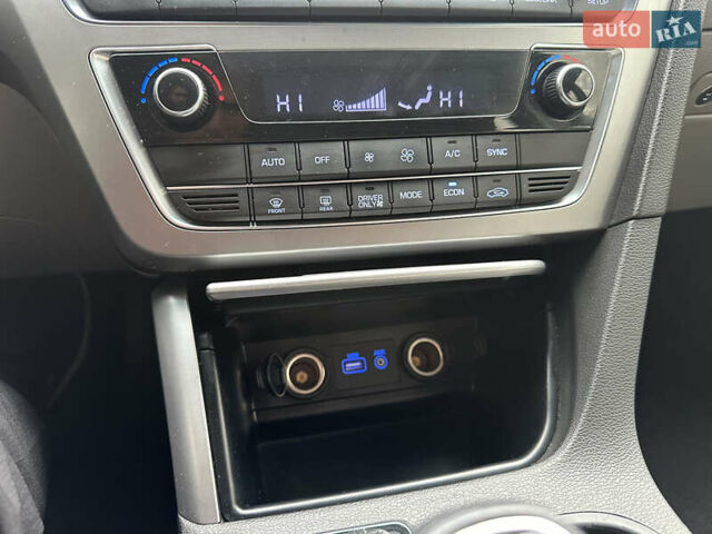 Серый Хендай Соната, объемом двигателя 2 л и пробегом 86 тыс. км за 14999 $, фото 18 на Automoto.ua