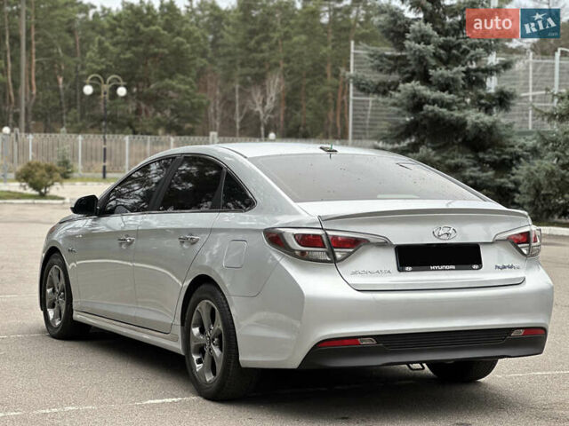 Сірий Хендай Соната, об'ємом двигуна 2 л та пробігом 140 тис. км за 14300 $, фото 18 на Automoto.ua