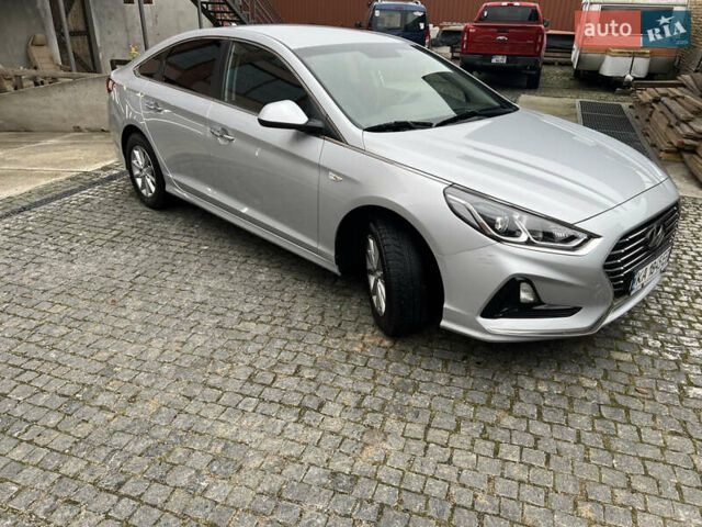 Сірий Хендай Соната, об'ємом двигуна 2 л та пробігом 170 тис. км за 15000 $, фото 7 на Automoto.ua