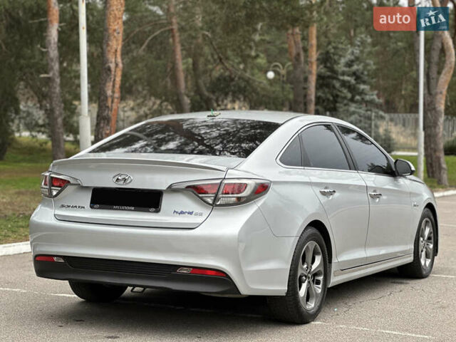 Сірий Хендай Соната, об'ємом двигуна 2 л та пробігом 140 тис. км за 14300 $, фото 16 на Automoto.ua