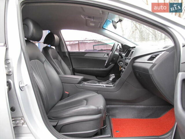 Серый Хендай Соната, объемом двигателя 2 л и пробегом 314 тыс. км за 10500 $, фото 41 на Automoto.ua