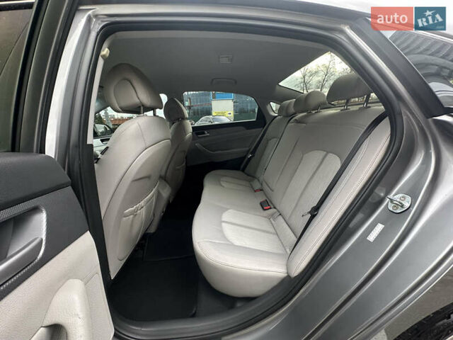 Серый Хендай Соната, объемом двигателя 2 л и пробегом 86 тыс. км за 14999 $, фото 25 на Automoto.ua