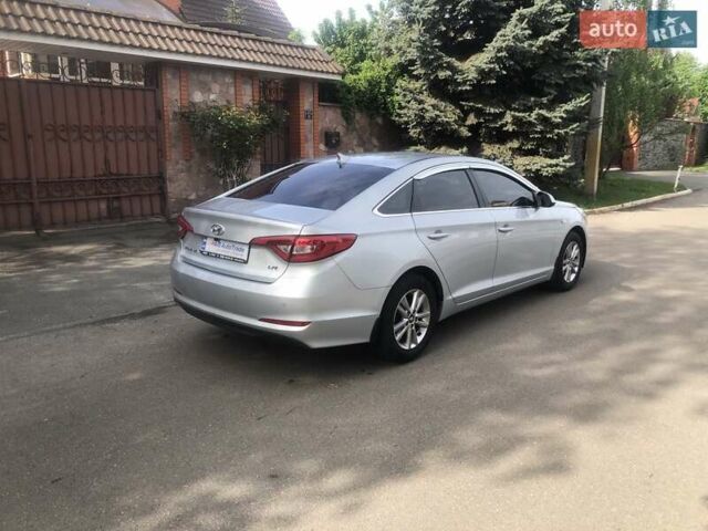 Сірий Хендай Соната, об'ємом двигуна 2 л та пробігом 370 тис. км за 10790 $, фото 5 на Automoto.ua