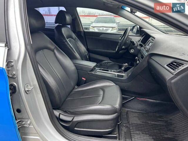 Серый Хендай Соната, объемом двигателя 2 л и пробегом 328 тыс. км за 7290 $, фото 11 на Automoto.ua