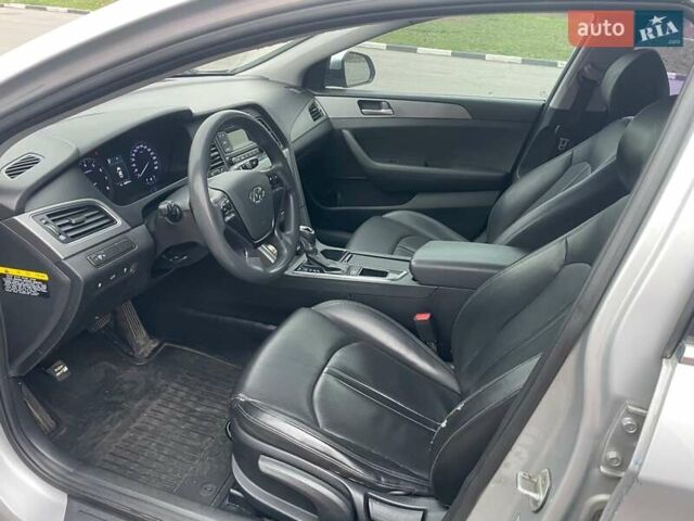 Серый Хендай Соната, объемом двигателя 2 л и пробегом 360 тыс. км за 8399 $, фото 7 на Automoto.ua