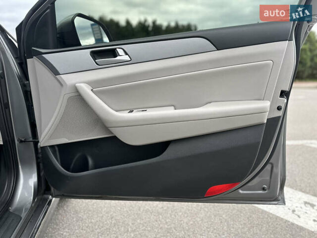 Серый Хендай Соната, объемом двигателя 2 л и пробегом 86 тыс. км за 14999 $, фото 33 на Automoto.ua