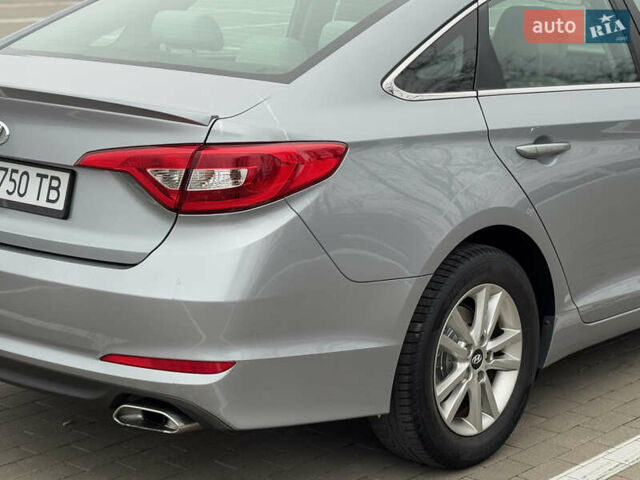 Сірий Хендай Соната, об'ємом двигуна 2.4 л та пробігом 167 тис. км за 8900 $, фото 27 на Automoto.ua