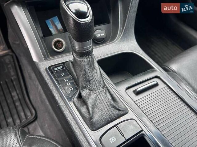 Серый Хендай Соната, объемом двигателя 2 л и пробегом 328 тыс. км за 7290 $, фото 19 на Automoto.ua