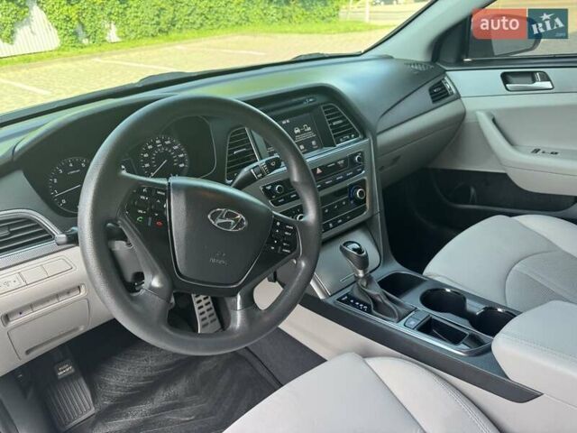 Серый Хендай Соната, объемом двигателя 2.36 л и пробегом 89 тыс. км за 14200 $, фото 7 на Automoto.ua