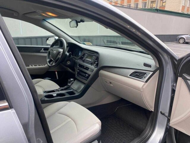 Серый Хендай Соната, объемом двигателя 2.4 л и пробегом 177 тыс. км за 10950 $, фото 17 на Automoto.ua