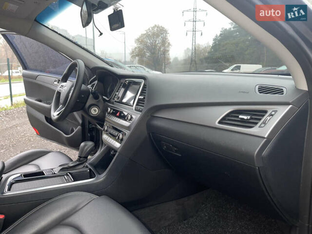 Серый Хендай Соната, объемом двигателя 2 л и пробегом 192 тыс. км за 12900 $, фото 47 на Automoto.ua