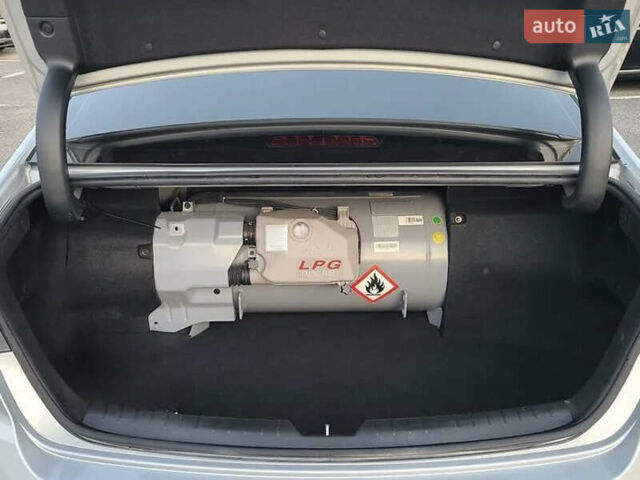 Хендай Соната 2017 в Киеве на Automoto.ua Серый Хендай Соната, объемом двигателя 2 л и пробегом 338 тыс. км за 12700 $, фото 32 на Automoto.ua